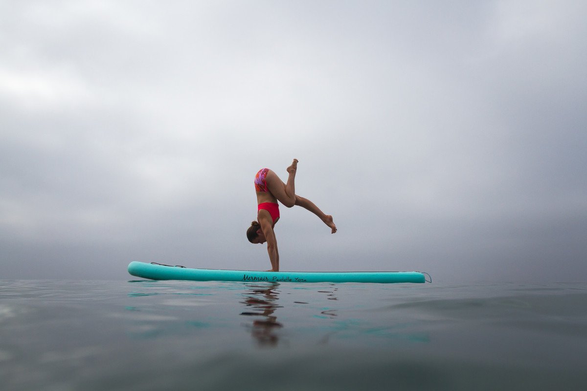 upsidedownmama sup yoga handstand